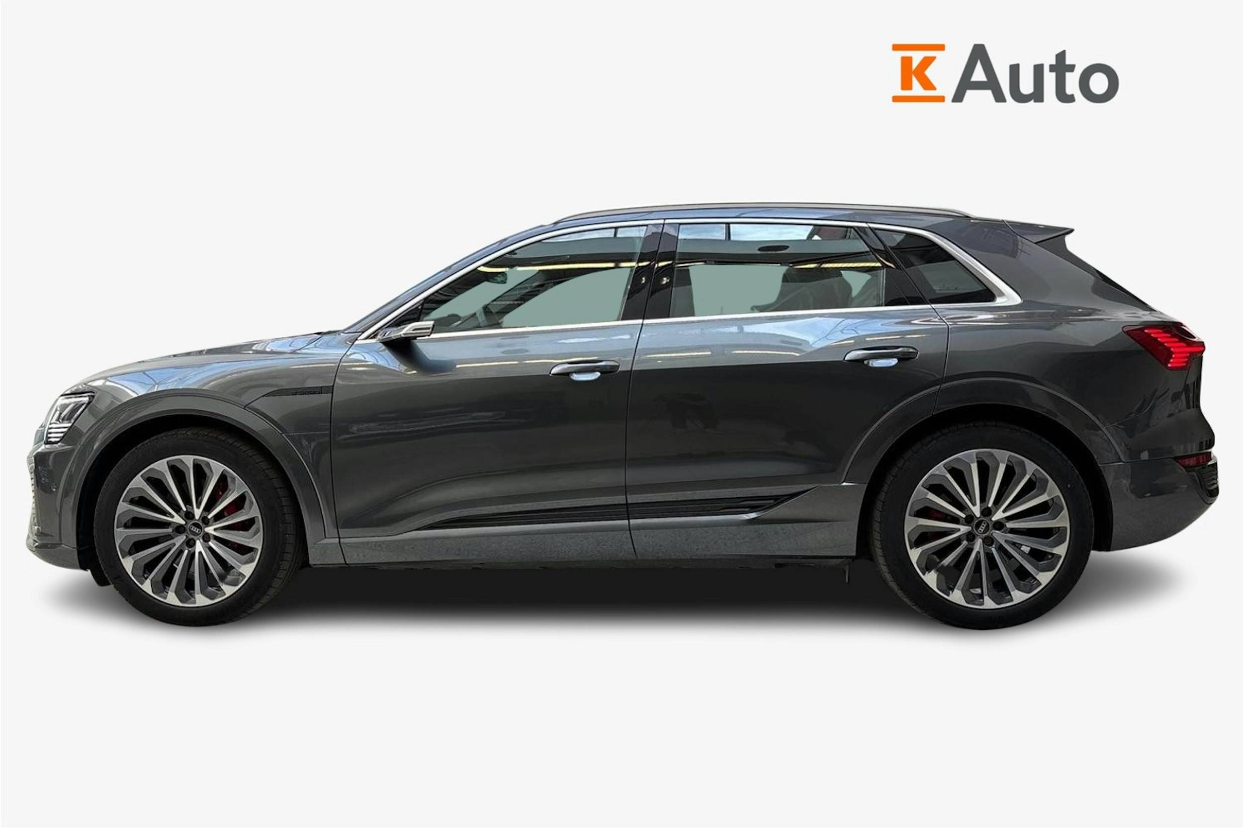 harmaa Audi Q8 e-tron 2023 kuva 6.
