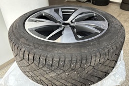 harmaa Audi Q8 e-tron 2023 kuva 16.