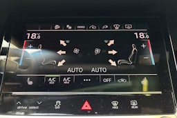 harmaa Audi Q8 e-tron 2023 kuva 26.