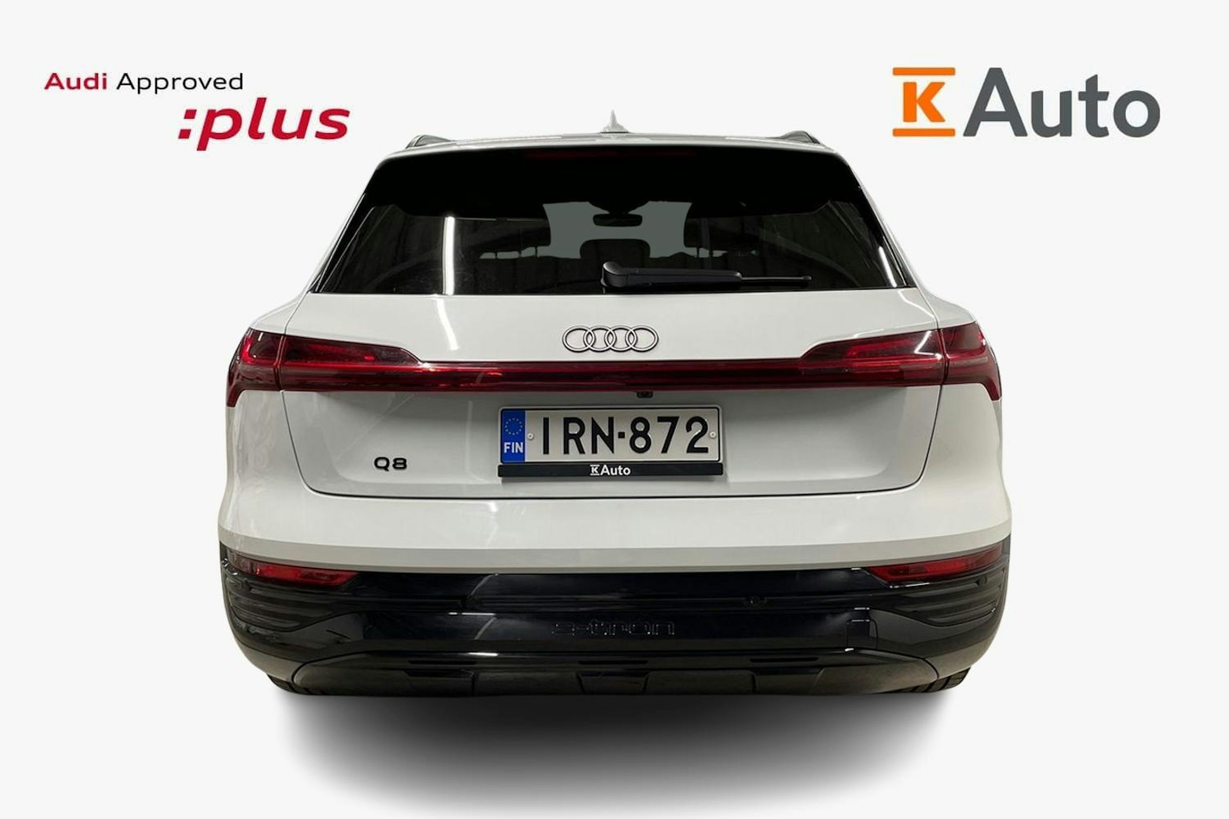 Valkoinen Audi Q8 e-tron 2023 kuva 3.