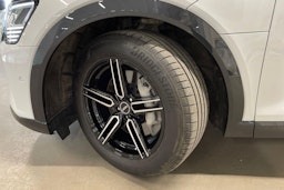 Valkoinen Audi Q8 e-tron 2023 kuva 10.