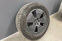 Valkoinen Audi Q8 e-tron 2023 kuva 13.