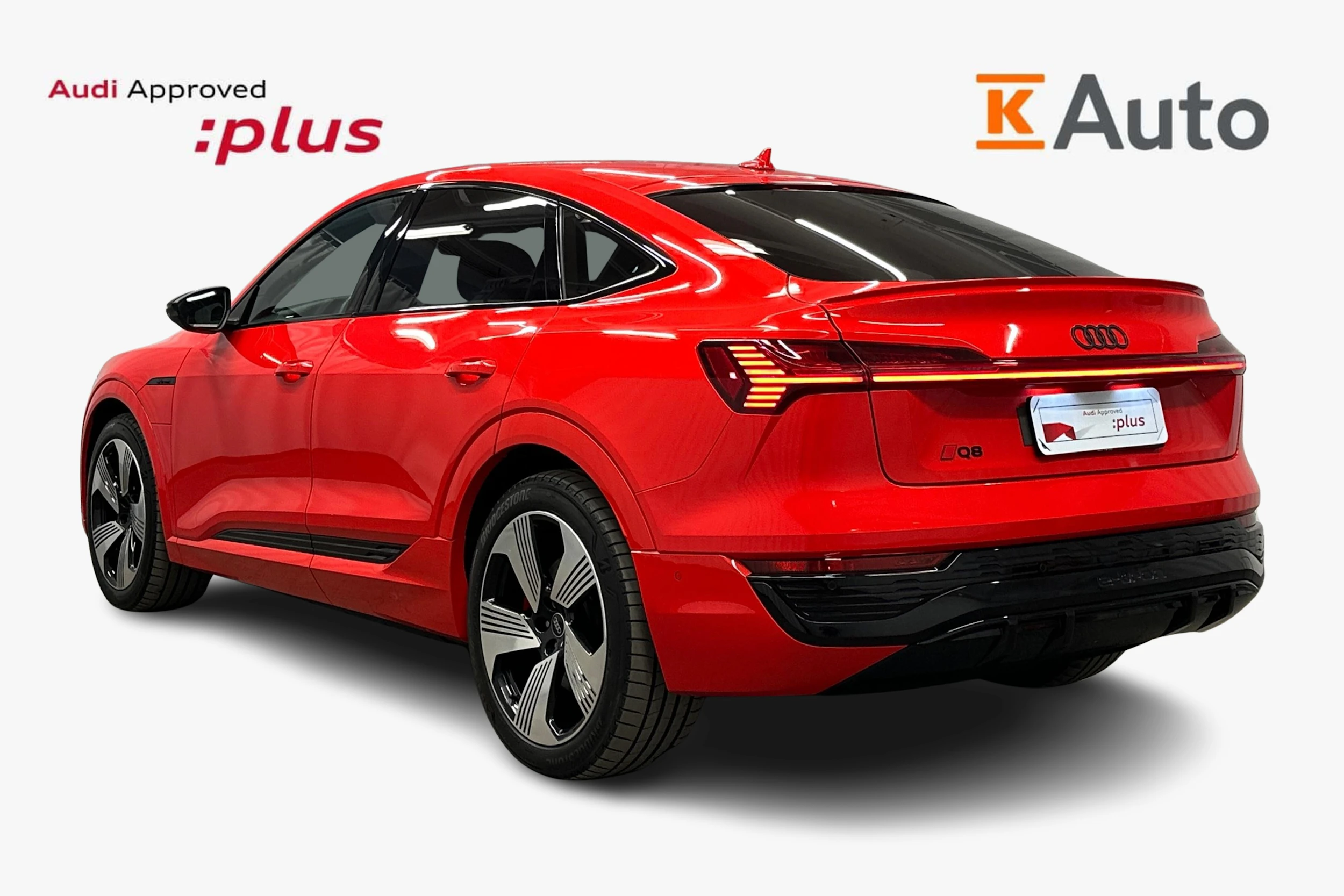 punainen Audi Q8 e-tron 2023 kuva 2.