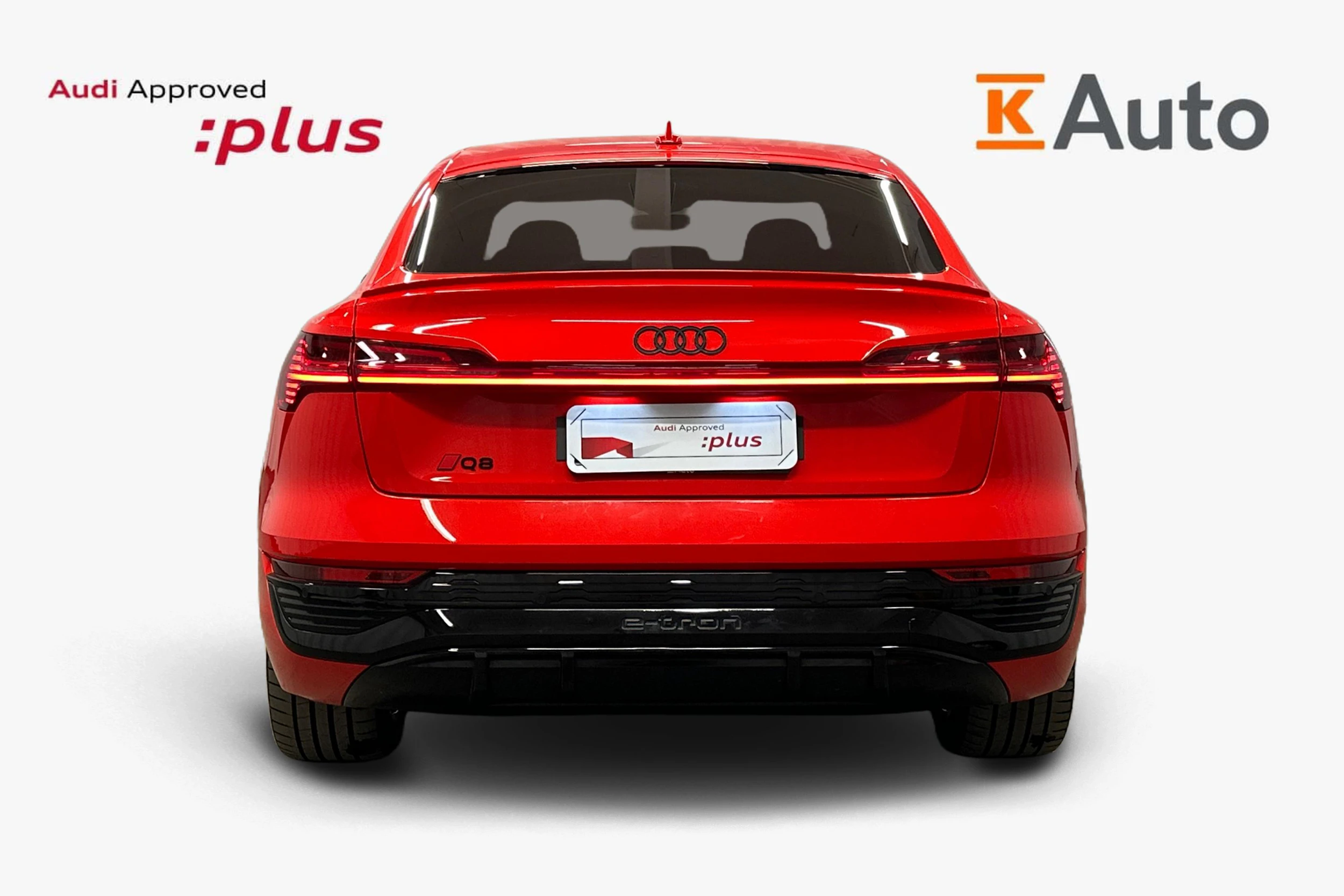 punainen Audi Q8 e-tron 2023 kuva 3.