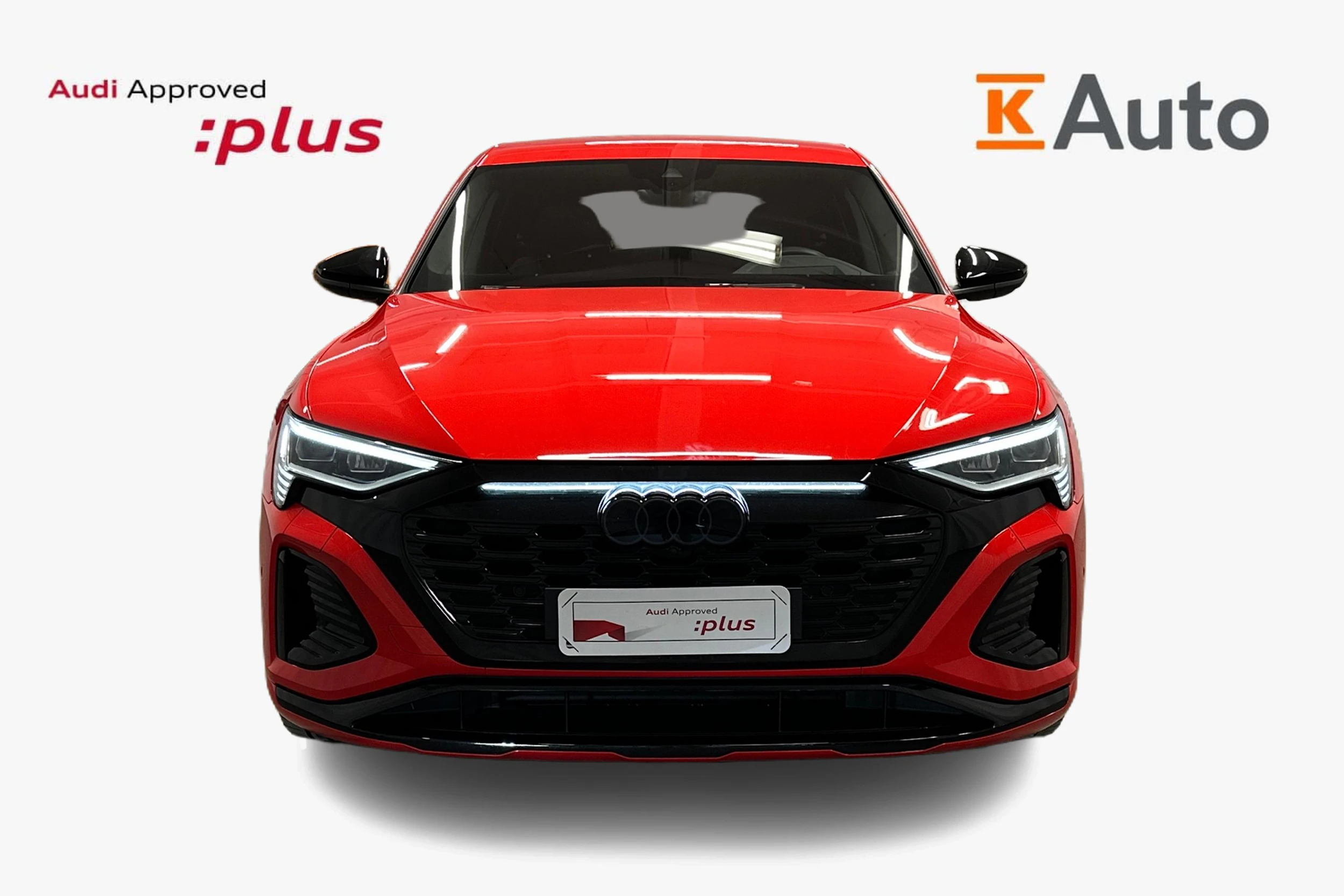punainen Audi Q8 e-tron 2023 kuva 4.