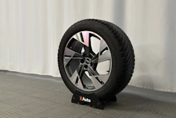 punainen Audi Q8 e-tron 2023 kuva 10.