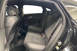 musta Audi Q8 e-tron 2024 kuva 10.