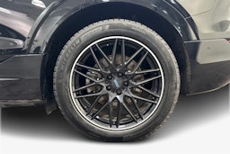 musta Audi Q8 e-tron 2024 kuva 11.