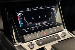 musta Audi Q8 e-tron 2024 kuva 20.