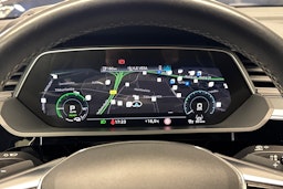 musta Audi Q8 e-tron 2024 kuva 23.