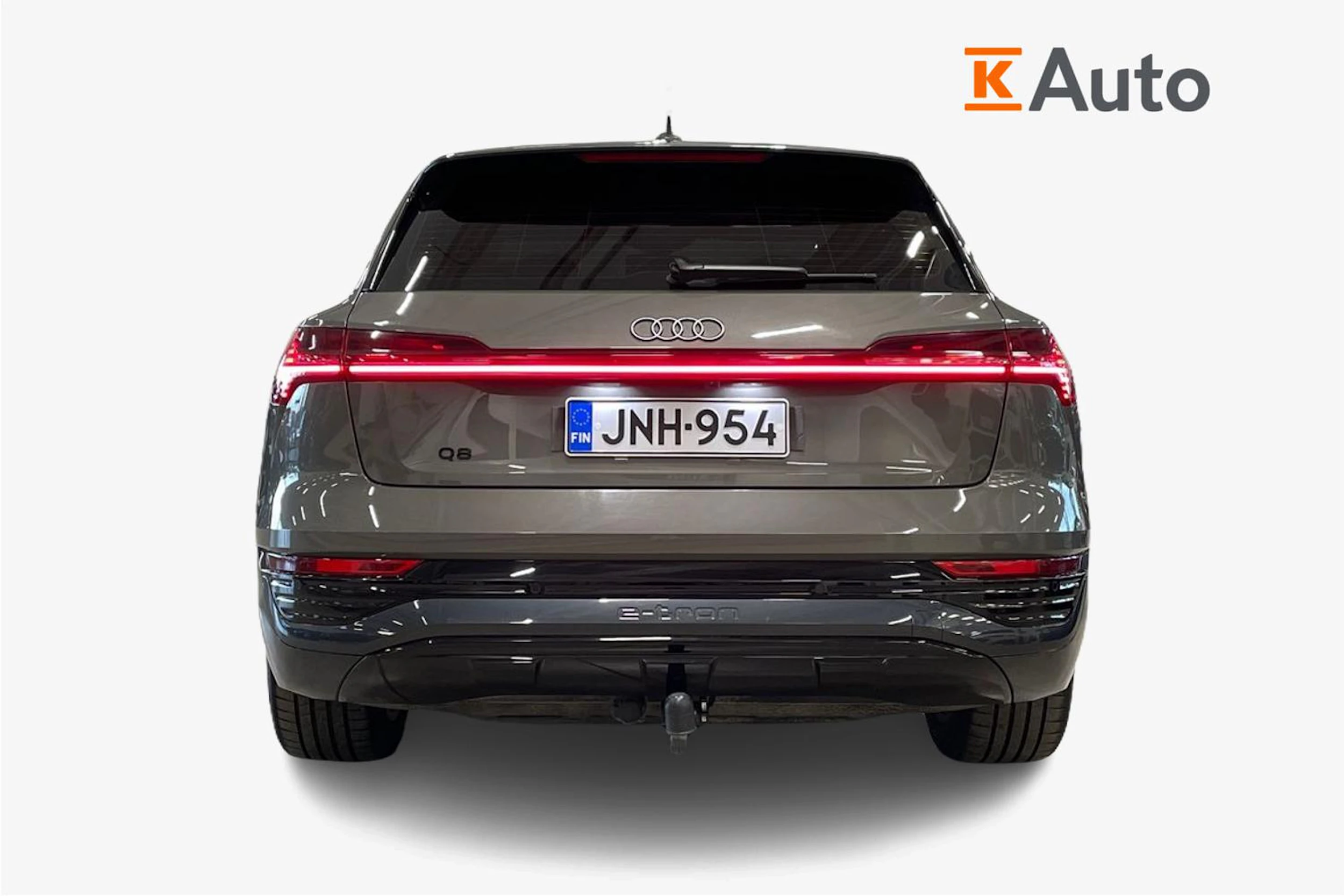 harmaa Audi Q8 e-tron 2023 kuva 3.