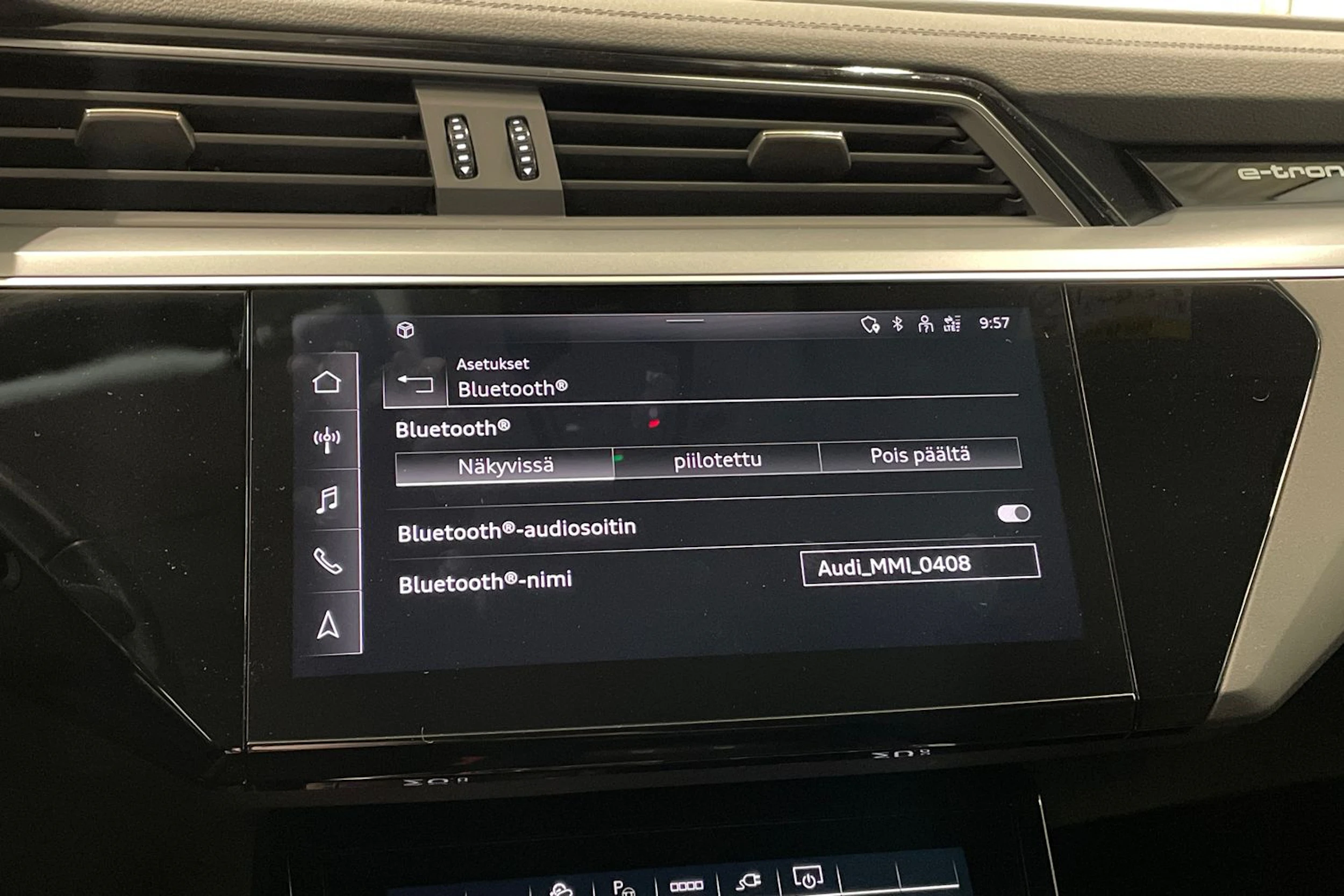 harmaa Audi Q8 e-tron 2023 kuva 22.