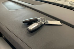 harmaa Audi Q8 e-tron 2023 kuva 30.
