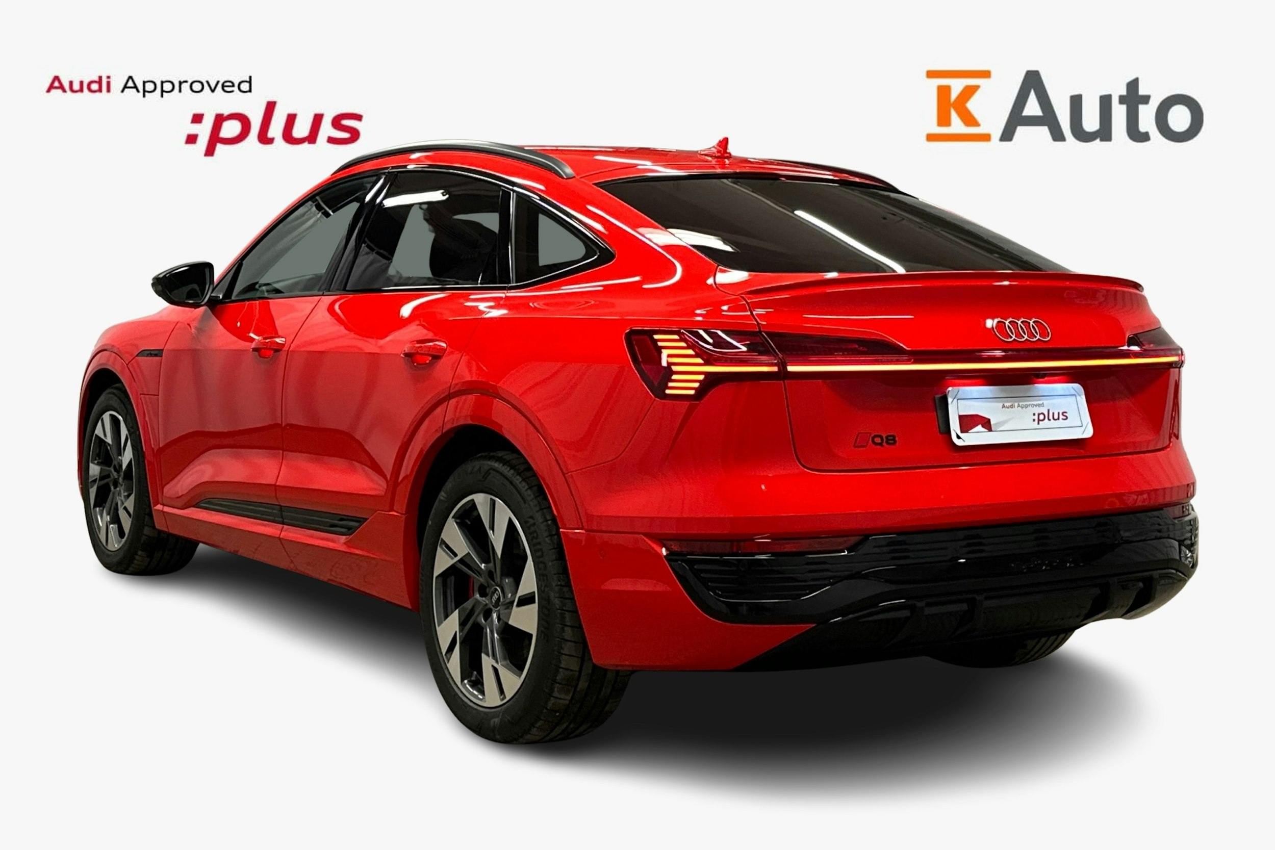 punainen Audi Q8 e-tron 2023 kuva 2.