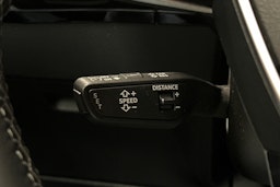 punainen Audi Q8 e-tron 2023 kuva 20.