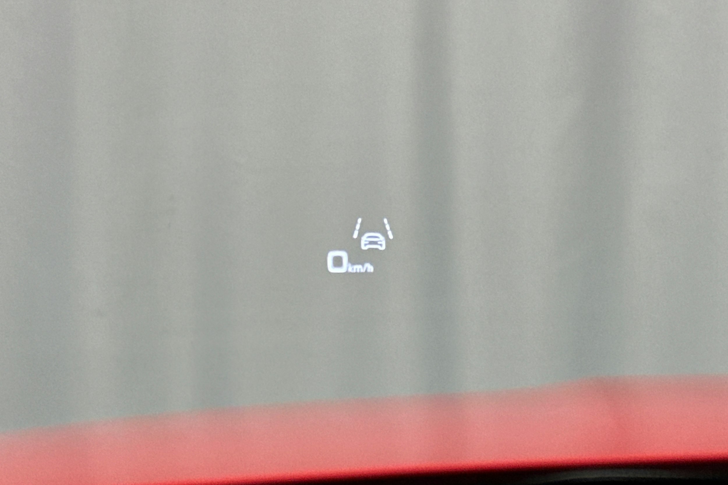 punainen Audi Q8 e-tron 2023 kuva 22.