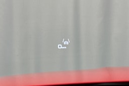 punainen Audi Q8 e-tron 2023 kuva 22.