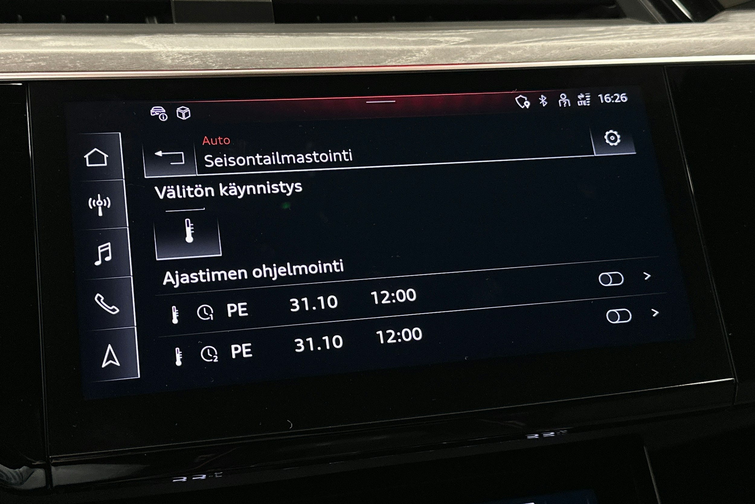 punainen Audi Q8 e-tron 2023 kuva 26.