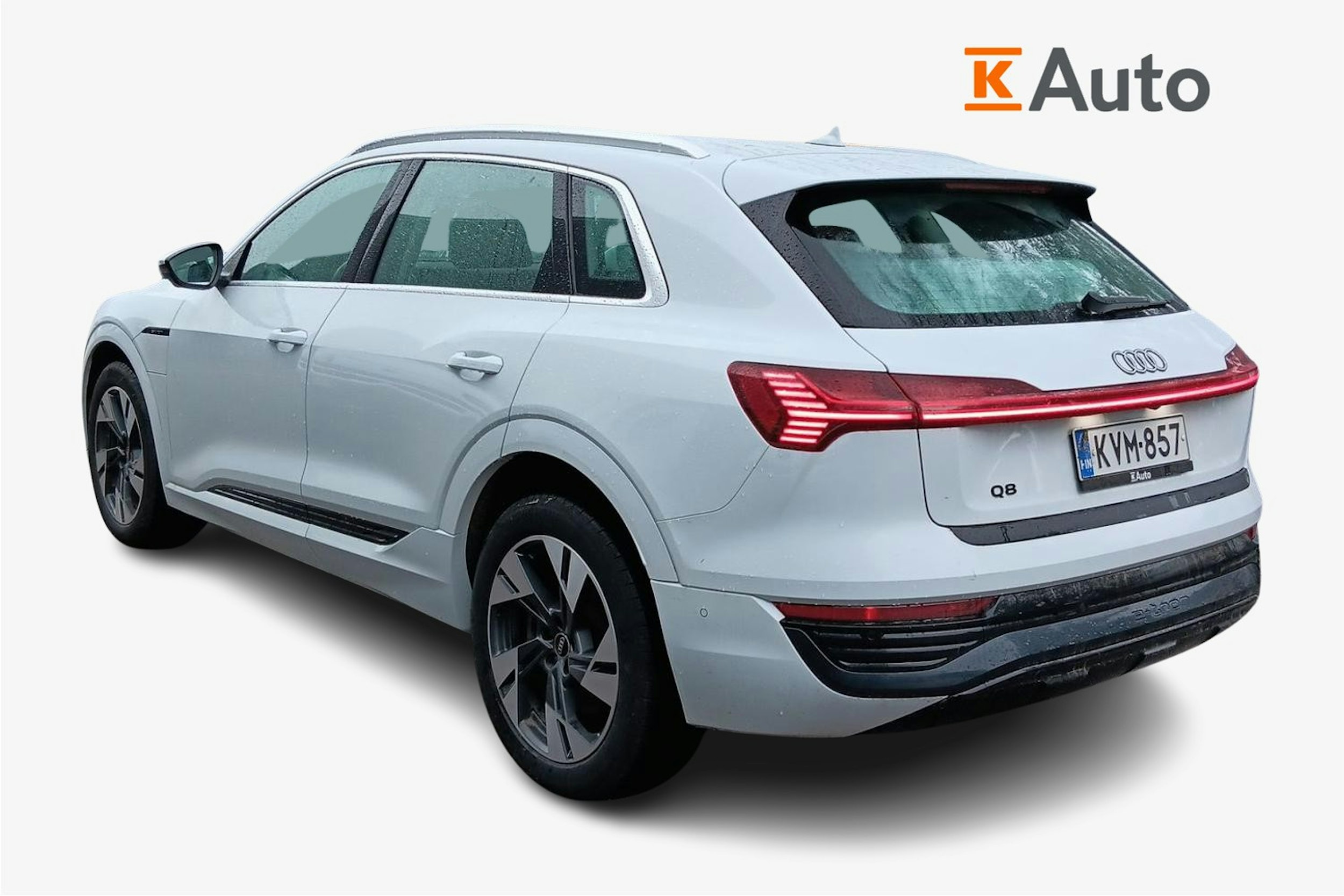 Valkoinen Audi Q8 e-tron 2023 kuva 2.