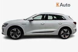 Valkoinen Audi Q8 e-tron 2024 kuva 6.