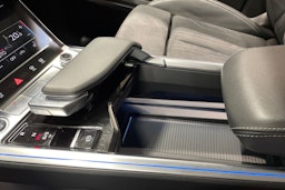 Valkoinen Audi Q8 e-tron 2024 kuva 27.