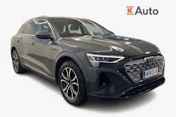 harmaa Audi Q8 e-tron 2023 kuva 1.