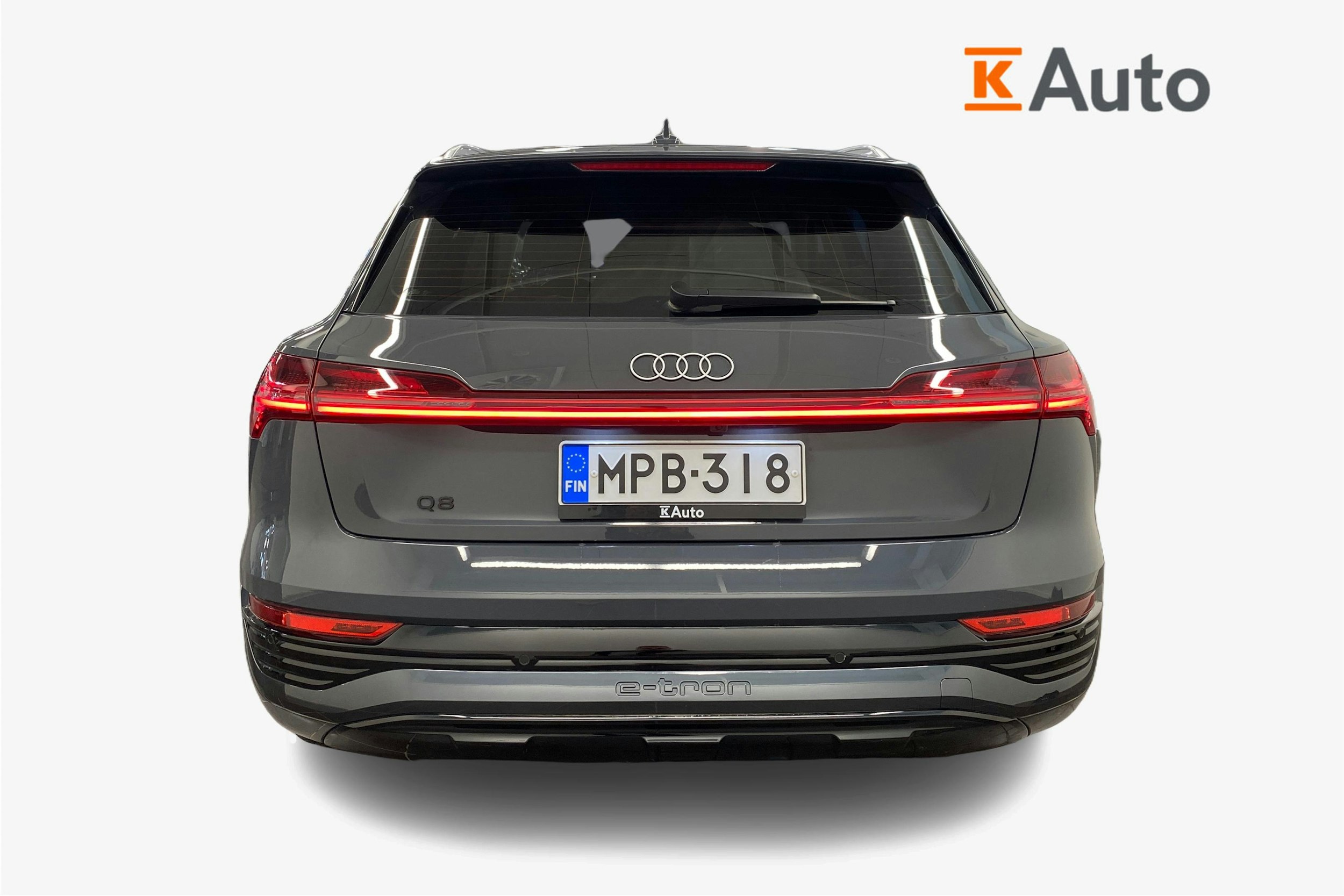 harmaa Audi Q8 e-tron 2023 kuva 3.