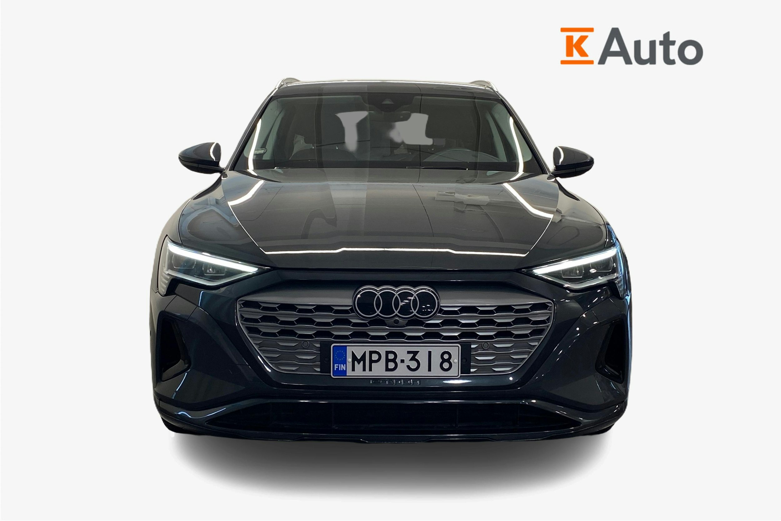 harmaa Audi Q8 e-tron 2023 kuva 5.
