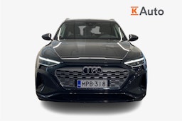 harmaa Audi Q8 e-tron 2023 kuva 5.