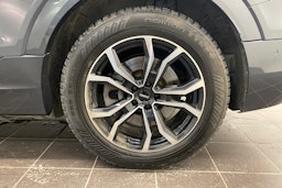 harmaa Audi Q8 e-tron 2023 kuva 13.