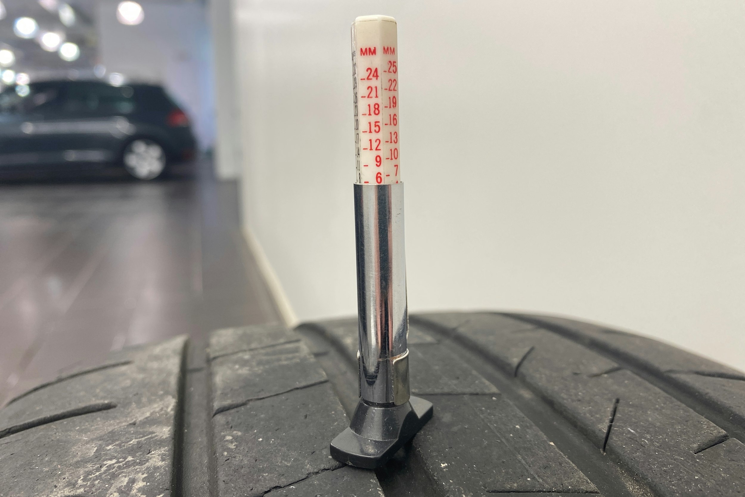 harmaa Audi Q8 e-tron 2023 kuva 22.