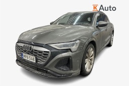 Harmaa Audi Q8 e-tron 2023 kuva 1.