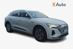 valkoinen Audi Q8 e-tron 2023 kuva 1.