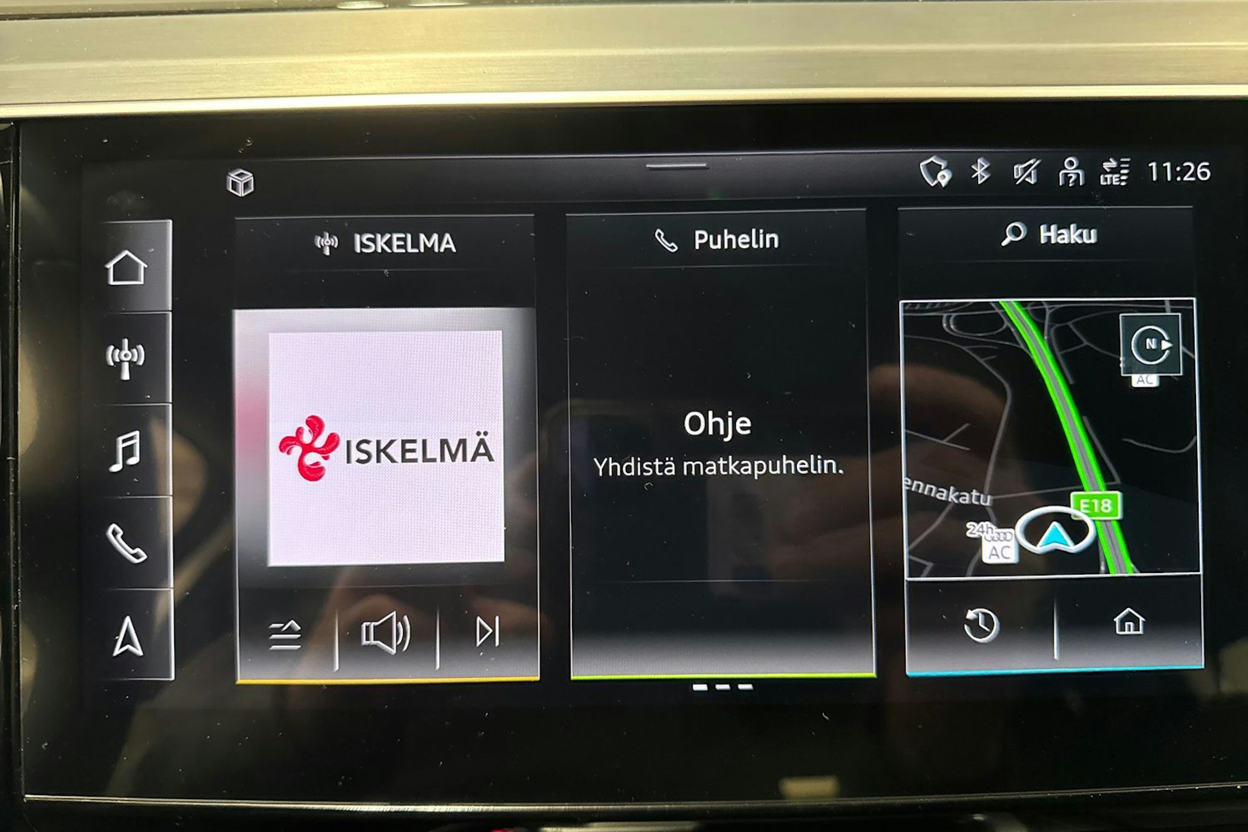 valkoinen Audi Q8 e-tron 2023 kuva 15.