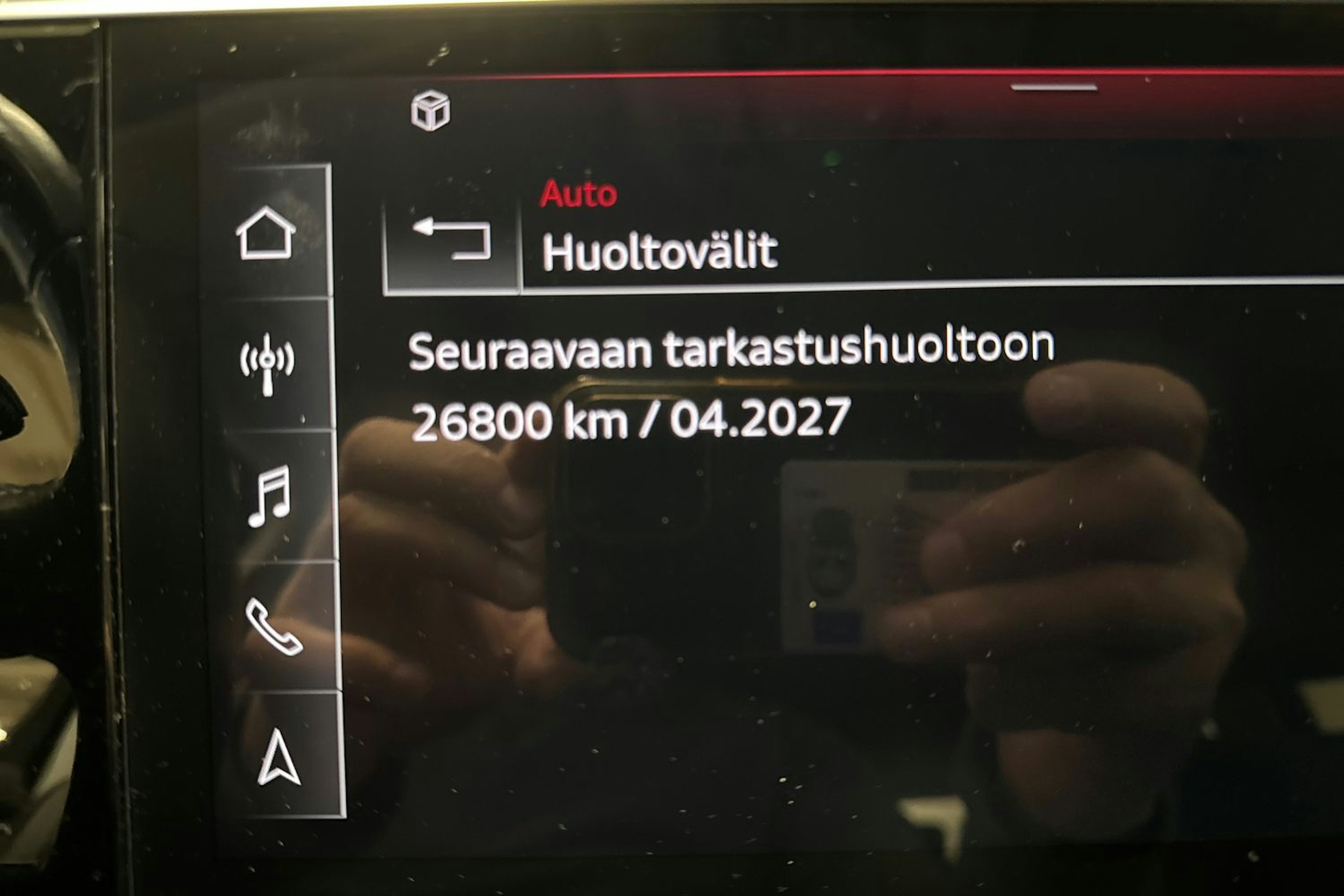 valkoinen Audi Q8 e-tron 2023 kuva 18.