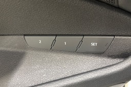 valkoinen Audi Q8 e-tron 2023 kuva 23.