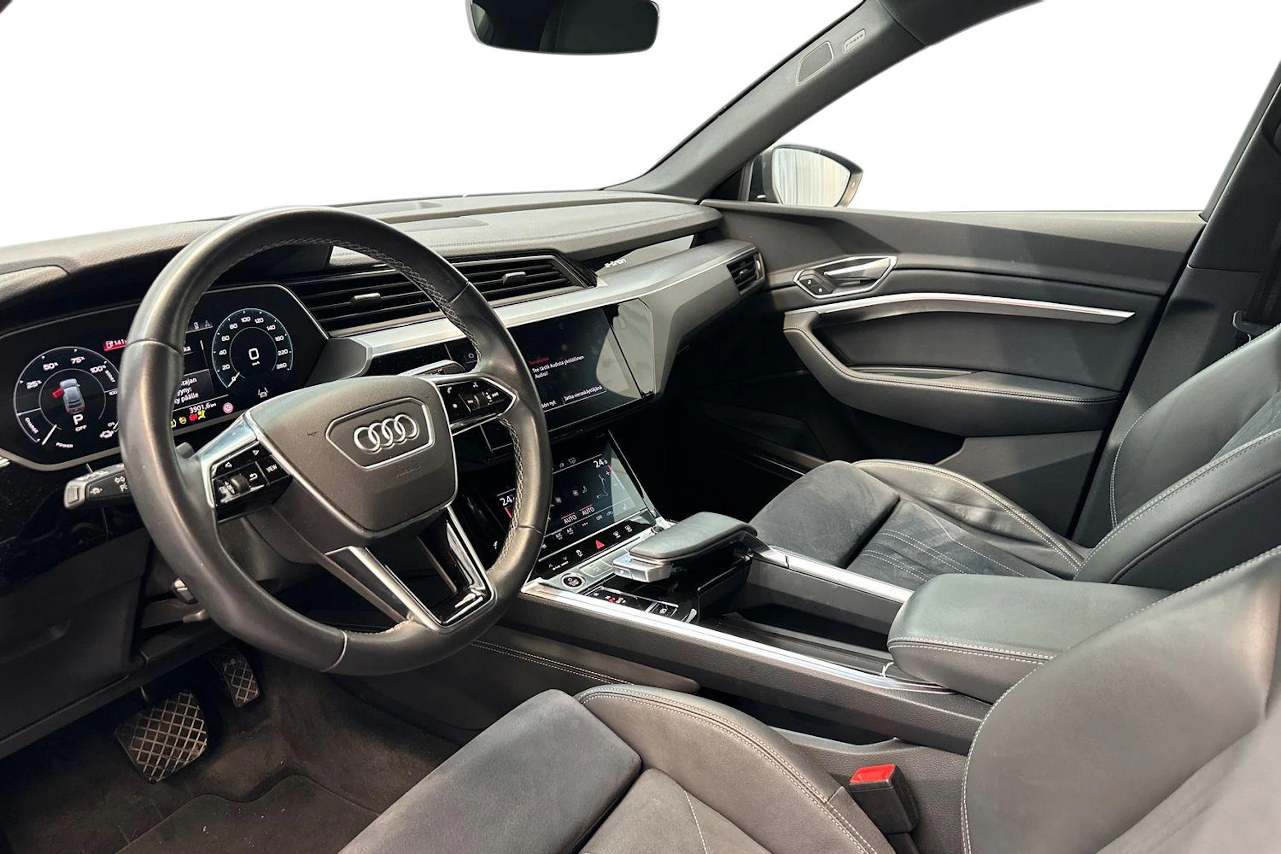 musta Audi Q8 e-tron 2024 kuva 3.