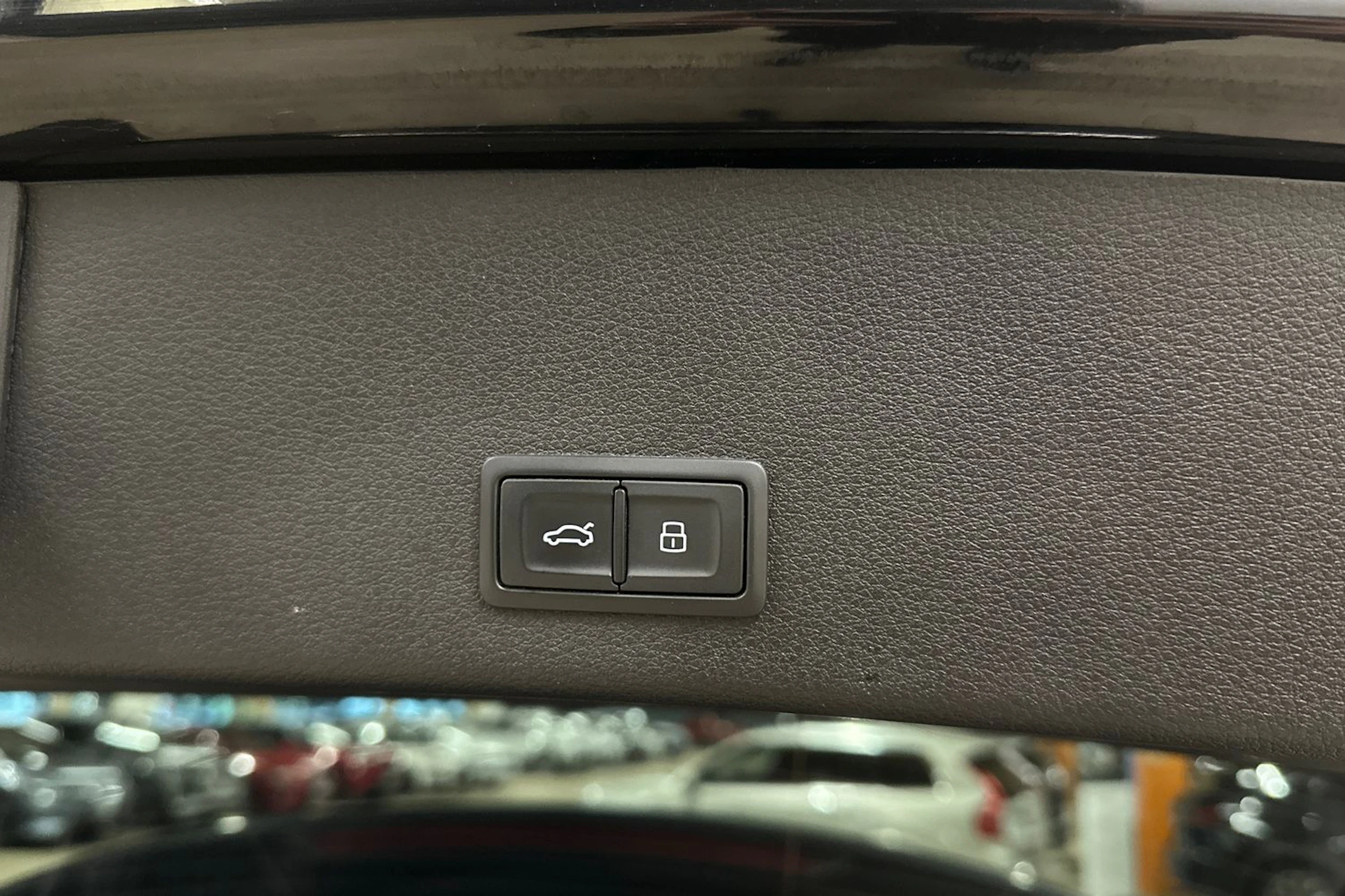 musta Audi Q8 e-tron 2024 kuva 35.