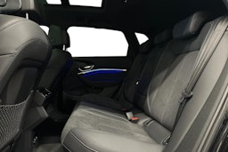 musta Audi Q8 e-tron 2024 kuva 10.