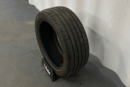 musta Audi Q8 e-tron 2024 kuva 13.