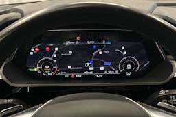 musta Audi Q8 e-tron 2024 kuva 16.