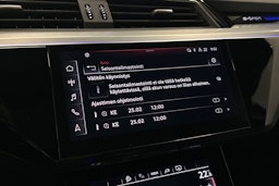 musta Audi Q8 e-tron 2024 kuva 23.