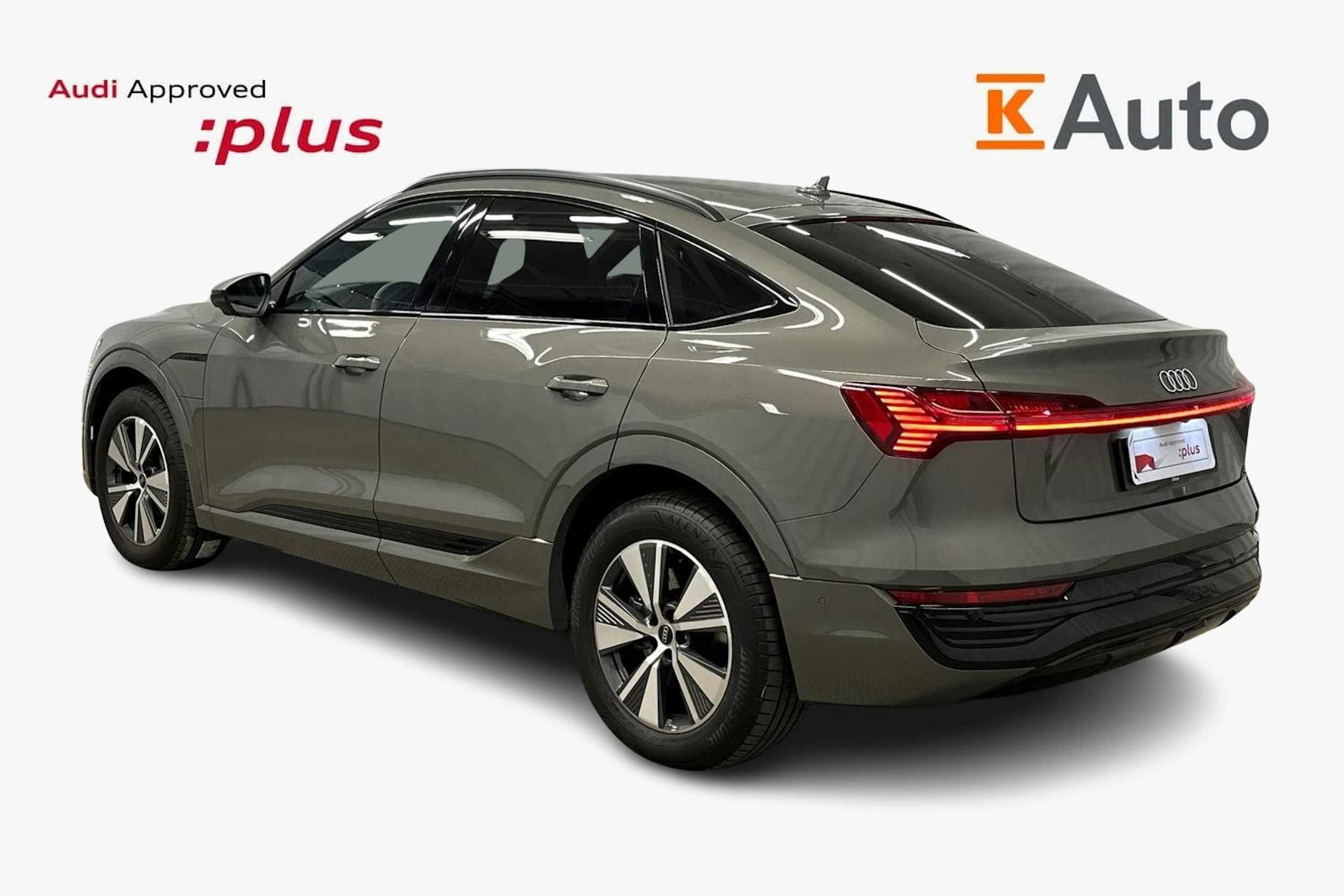 harmaa Audi Q8 e-tron 2023 kuva 2.