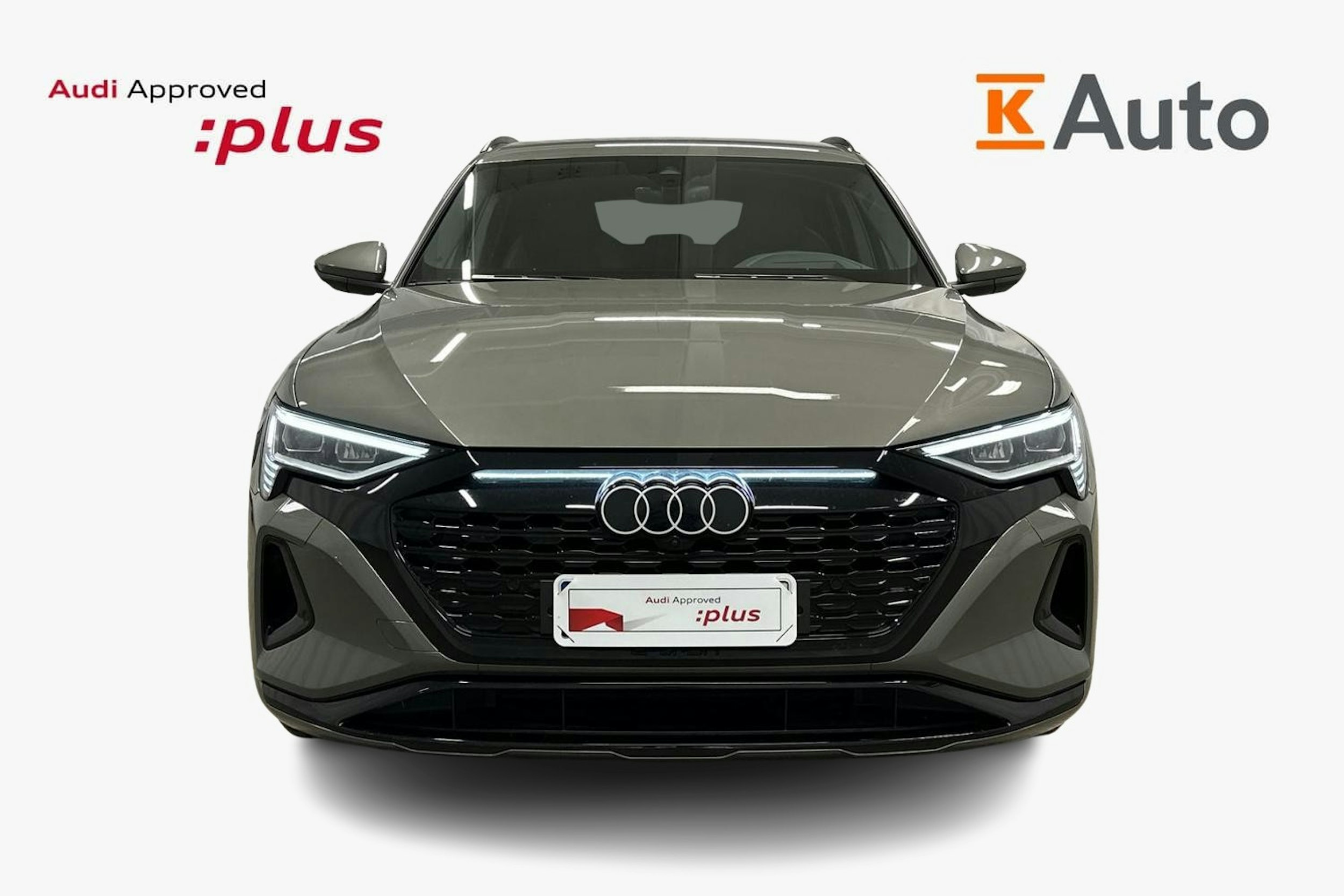 harmaa Audi Q8 e-tron 2023 kuva 4.