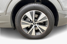 harmaa Audi Q8 e-tron 2023 kuva 9.