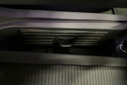 harmaa Audi Q8 e-tron 2023 kuva 28.