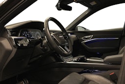 musta Audi Q8 e-tron 2024 kuva 3.