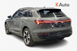 harmaa Audi Q8 e-tron 2024 kuva 2.