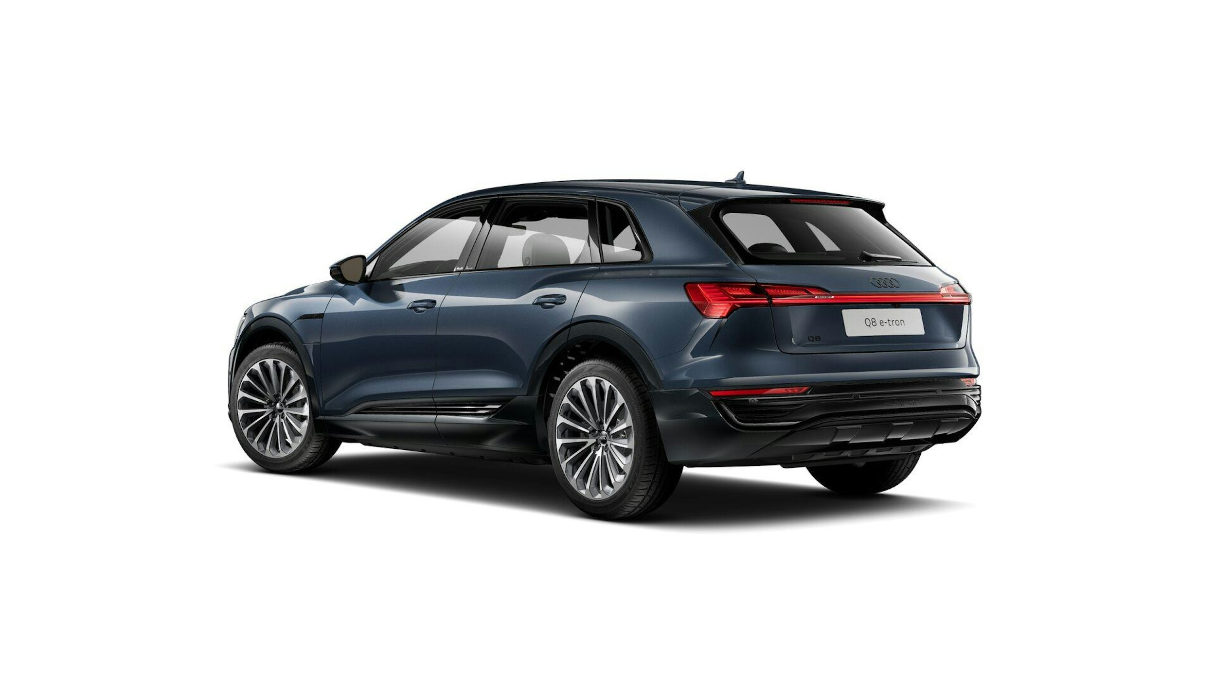 sininen Audi Q8 e-tron 2024 kuva 3.