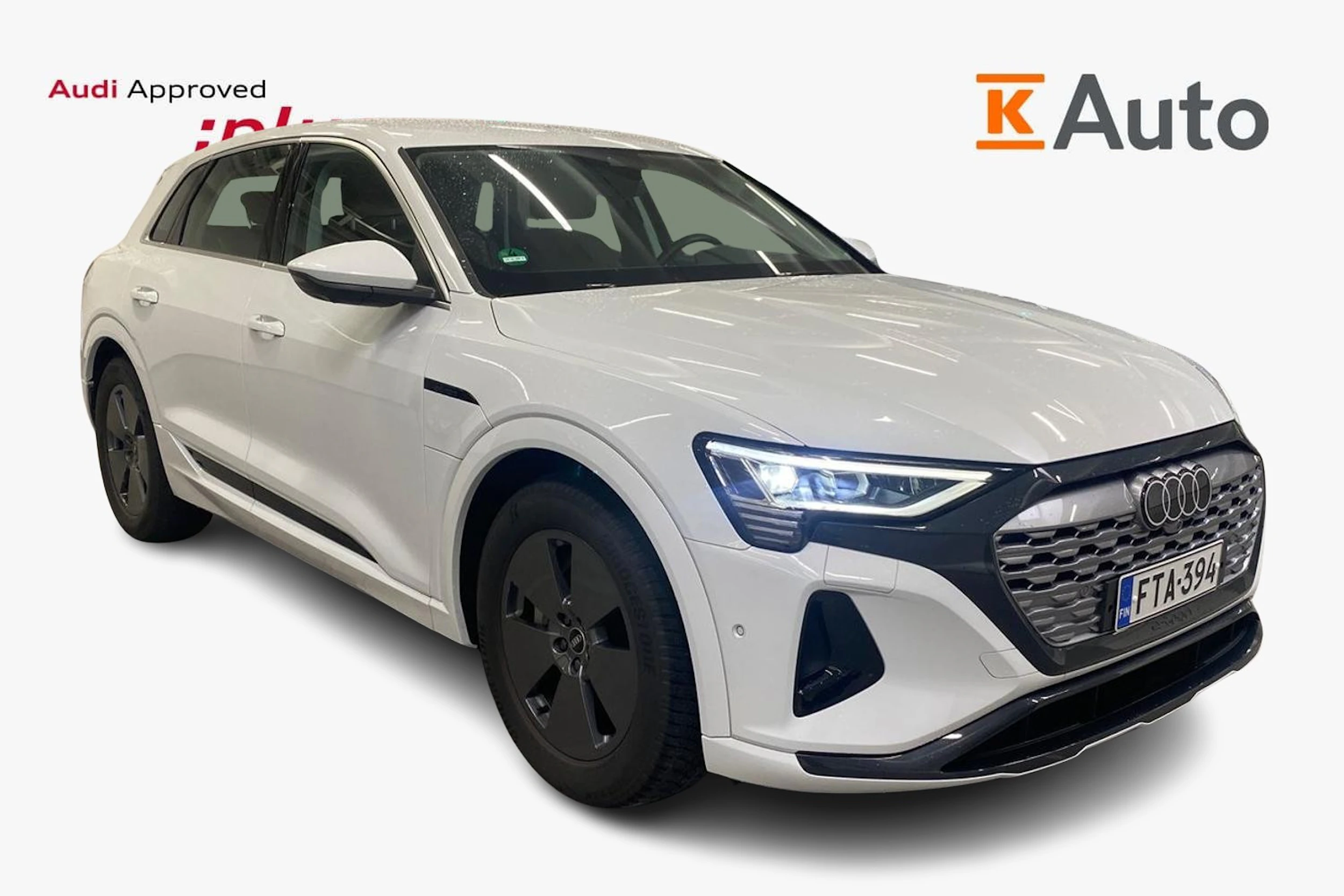 valkoinen Audi Q8 e-tron 2024 kuva 1.